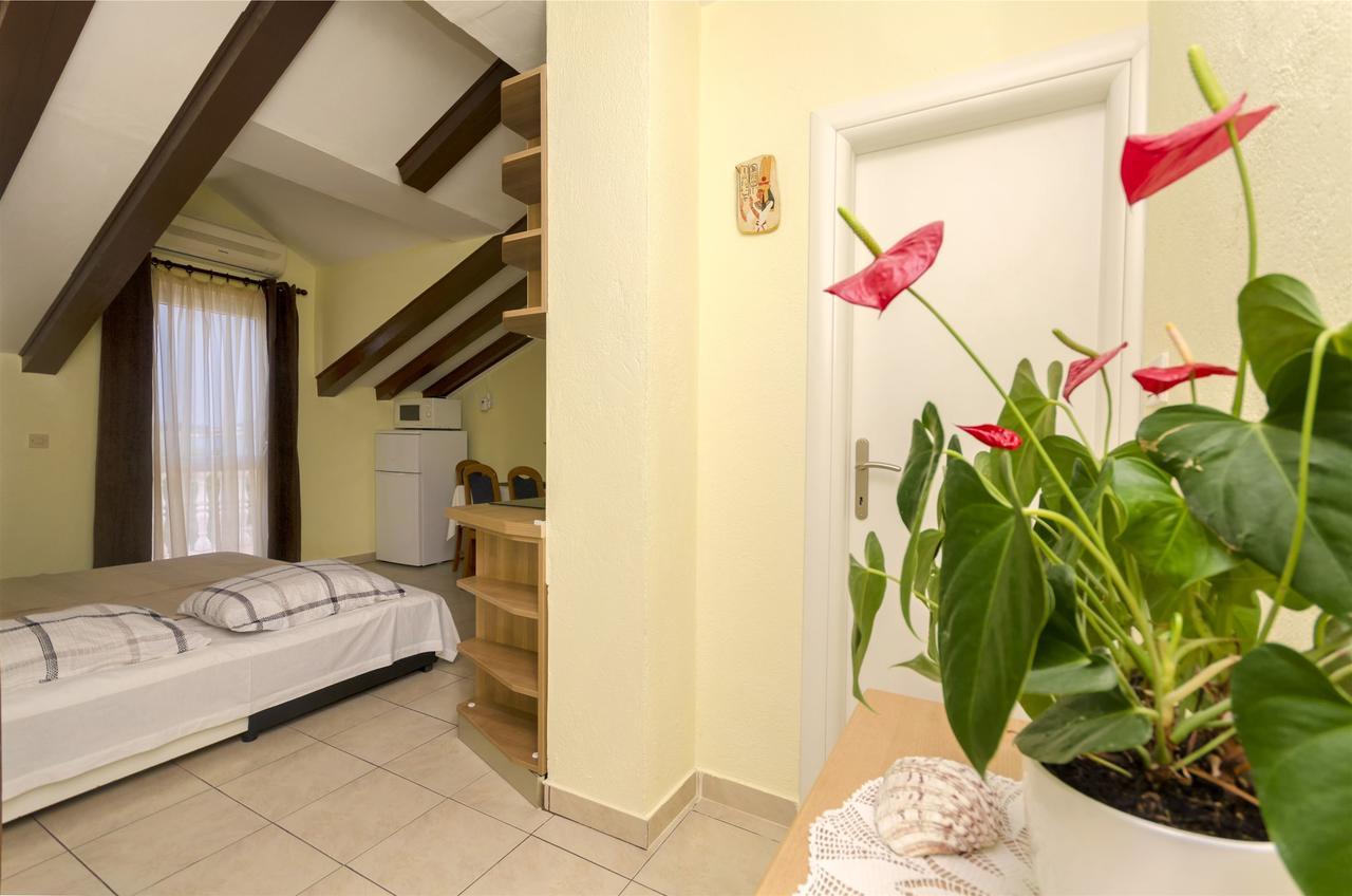Apartments Toni Vodice Kültér fotó